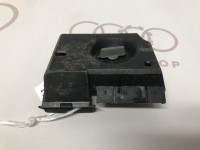 Опора лампы заднего фонаря слева снаружи черный HELLA 893945221 на Ауди 80/90/100/A6 B3, B4, C4