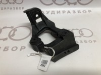 Кронштейн наружного порога передний правый VAG 4B0853922B на Ауди A6 C5