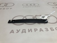 Накладка справа  VAG 893857172 на Ауди 80/90 B3, B4