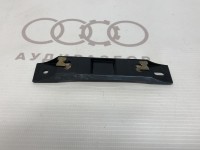 Уголок VAG 893863775B на Ауди 80/90 B3, B4