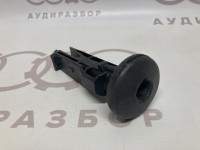 Направляющая для подголовника с регулировкой VAG 443885969 на Ауди 100 C3