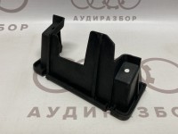 Уголок, крепежный VAG 4A0945567 на Ауди 100/A6 C4