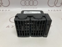 Дефлектор справа VAG 893820902 на Ауди 80/90 B3, B4