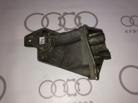 Кронштейн двигателя левый VAG 8A0199307C на Ауди 80 B4