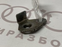 Держатель термовыключателя VAG 026906287K на Ауди 80/90/100 B3, C3