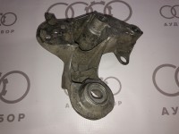 Кронштейн опоры двигателя 4B0199352A на Ауди A4/A6 8D2, B5, 4B2, 4B4, C5