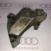 Кронштейн двигателя правый 038199207H на Ауди A3 8L1