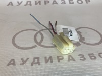 Корпус разъёма прикуривателя VAG 191919321 на Ауди 100/A4/A6 C4, B5, C5