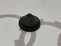 Упор капота VAG на Ауди 100/A6 C4