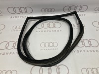 Уплотнитель двери внутри справа сзади VAG 893833722C на Ауди 80/90 B3, B4
