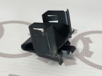 Зажим VAG 4A0857117A на Ауди 100/A6 C4