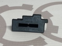 Заглушка направляющей правая VAG 4A0837112A 4A0837112R на Ауди 100/A6 C4