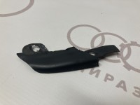 Уплотнитель обшивки двери справа спереди VAG 4A0867692 на Ауди 100/A6 C4