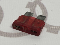 Предохранитель 10A красный VAG N01713111 на Ауди 80/90/100/A4/A6 B3, B4, C4, B5