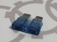 Предохранитель 15A синий VAG N01713112 на Ауди 80/90/100/A4/A6 B3, B4, C4, B5
