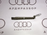 Кронштейн переднего крыла правый 893821138 на Ауди 80/90 893, 89Q, 8A2, B3, 8C2, 8C5, B4
