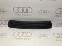 Pешетка воздухонаправляющая центральная  VAG 8A0807683A 8A0807683 на Ауди 80 B4