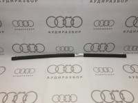 Декоративная накладка  900мм задняя VAG 893867527 на Ауди 80 B4