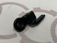 Пружинный зажим левый сзади VAG 8A0839821 на Ауди 80/A4/A6 B4, B5, C4