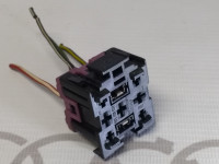 Колодка реле Соединение VAG 443937528 на Ауди 80/90/100/A4/A6 B3, B4, C4, B5, C5