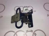 Петля задней левой двери нижняя 4A0833411A на Ауди 100/A4/A6 4A2, C4, 8D2, B5
