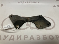 Скоба насоса ГУР VAG 026145381 026145385A на Ауди 80/90 B3, B4