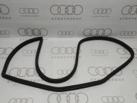 Уплотнитель двери внутри справа сзади VAG 893833722C на Ауди 80/90 B3, B4