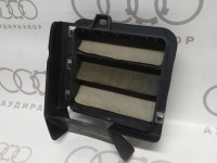 Накладка отверстия для выпуска воздуха VAG 893819197 893819183 на Ауди 80/90 B3, B4