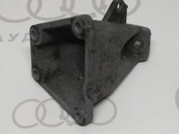Кронштейн двигателя правый VAG 8D0199308D на Ауди A4/A6 B5, C5