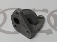 Адаптер справа  VAG 078131166 на Ауди A4/A6 B5, B6, C5