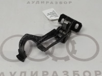 Крюк захватный на капот 8G0823480D на Ауди 80 B4