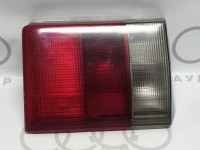 Задний фонарь внутренний слева AVANT VAG 8A9945223A 8A9945093A на Ауди 80 B4