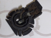 Патрон лампы черный HELLA 893945265B на Ауди 80/90/100/A6 B2, B3, B4, C4, C5