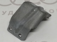 Опора Направляющая ремня безопасности справа AVANT VAG 8A9858786A на Ауди 80 B4