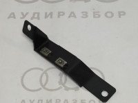 Консоль Строповочная проушина слева AVANT VAG 8A9813383 на Ауди 80 B4