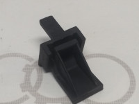 Гнездо крепления кожуха заднего бампера  VAG 8A9807383 на Ауди 80 B4