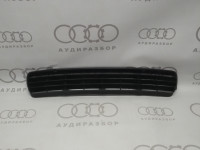 Pешетка бампера воздухонаправляющая центральная VAG 8A0807683A на Ауди 80 B4