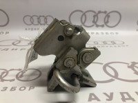 Петля задней двери нижняя 893833411 на Ауди 80/90 893, 89Q, 8A2, B3, 8C2, 8C5, B4