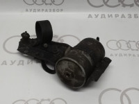 Крепеж VAG 893201447 на Ауди 80/90 B3, B4