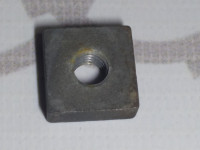 Гайка, четырехгранная M6 VAG N90482301 на Ауди 80/100/A6 B4, C4