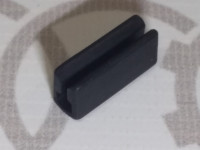 Cкользящая деталь люка AVANT VAG 895877647A на Ауди 80 B4