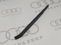 Накладка правая AVANT VAG 895877156 на Ауди 80 B4