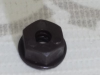 Пластинчатая гайка VAG 443819055B на Ауди 80/90/A3/A4/A6 B3, B4, 8L, B5, C4, C5