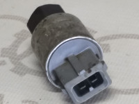 Датчик низкого давления для хладагента VAG 8A0959483AA на Ауди 80/100/A4/A6 B4, C4, B5