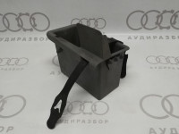 Вещевое отделение слева VAG 357867705 на Volkswagen Passat B3