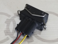 Корпус плоского разъема 3х штекерный VAG 357972753 на Ауди 80/100/A4/A6 B4, C4, B5, C5