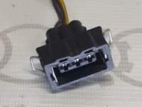 Корпус плоского разъема 3х штекерный VAG 357972753 на Ауди 80/100/A4/A6 B4, C4, B5, C5