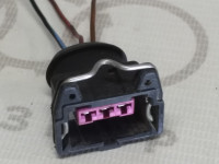 Корпус плоского разъёма трех штекерный VAG 443906233 на Ауди 80/90/100/A4/A6 B3, B4, C3, C4, B5, C5