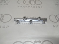 Pаспределитель топлива правый VAG 06E130090F 06E130090C на Ауди A4/A6 B6, C6