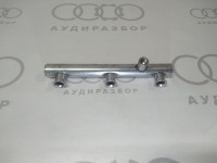 Pаспределитель топлива правый VAG 06E130090F 06E130090D на Ауди A4/A6 B6, C6